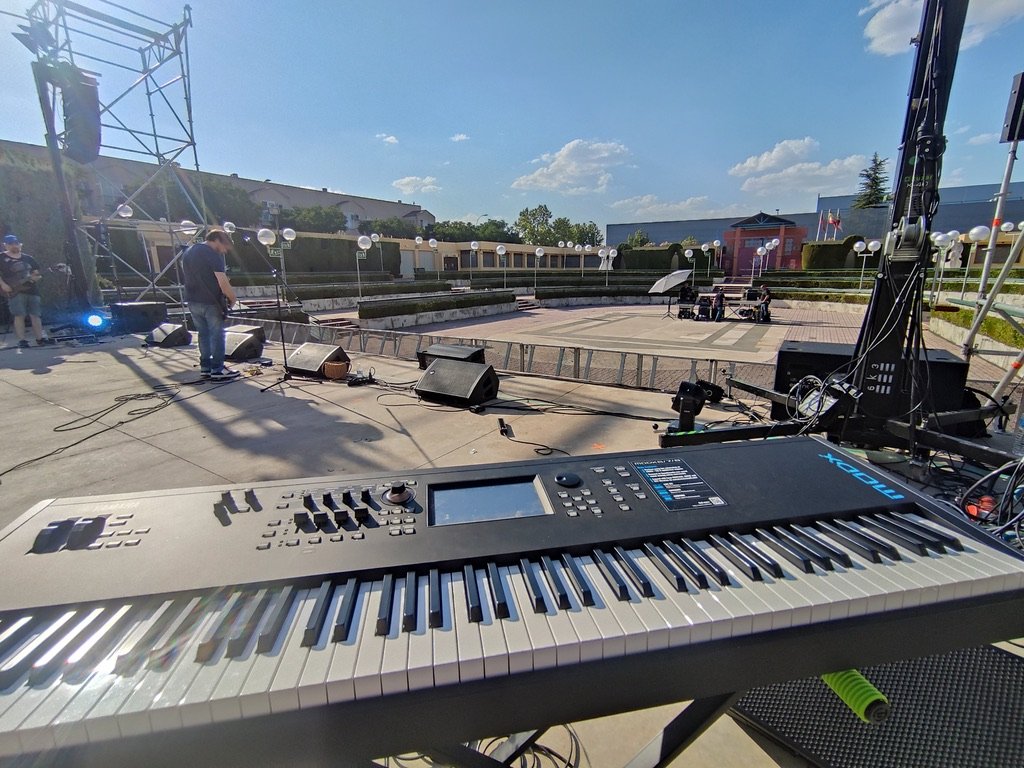 Alberto Gómez ofreciendo un concierto de piano en directo