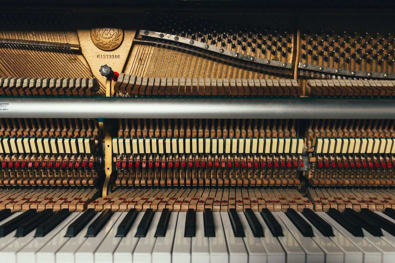 Detalle de las teclas de un piano de cola